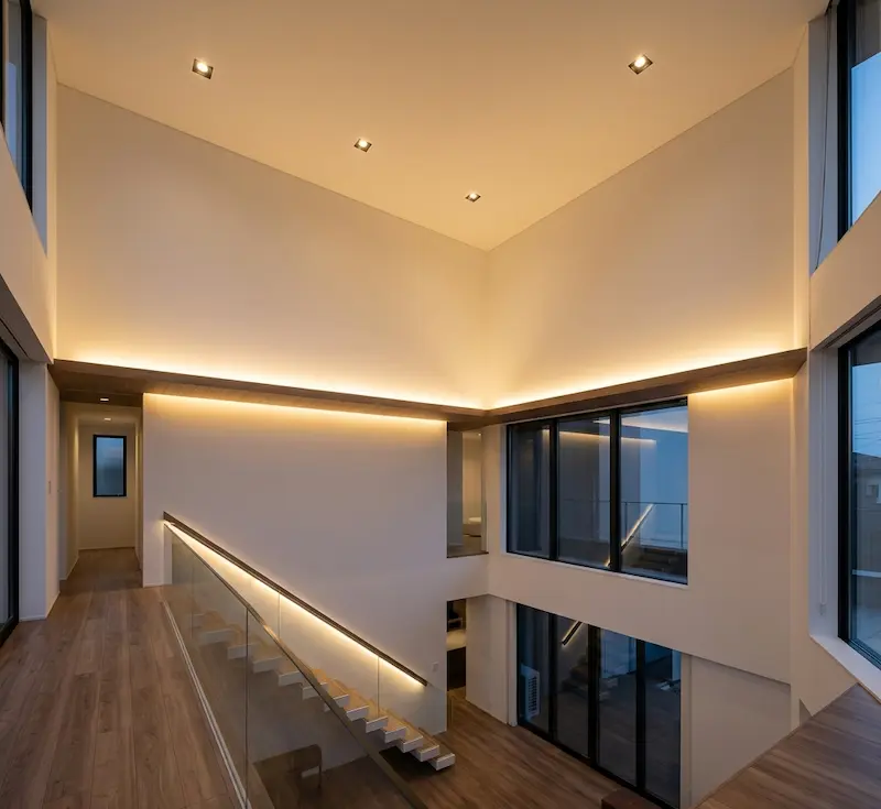 リビング 吹き抜け 間接照明