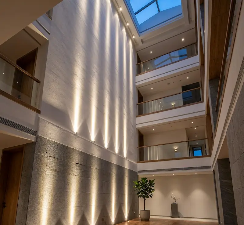 リビング 吹き抜け 間接照明